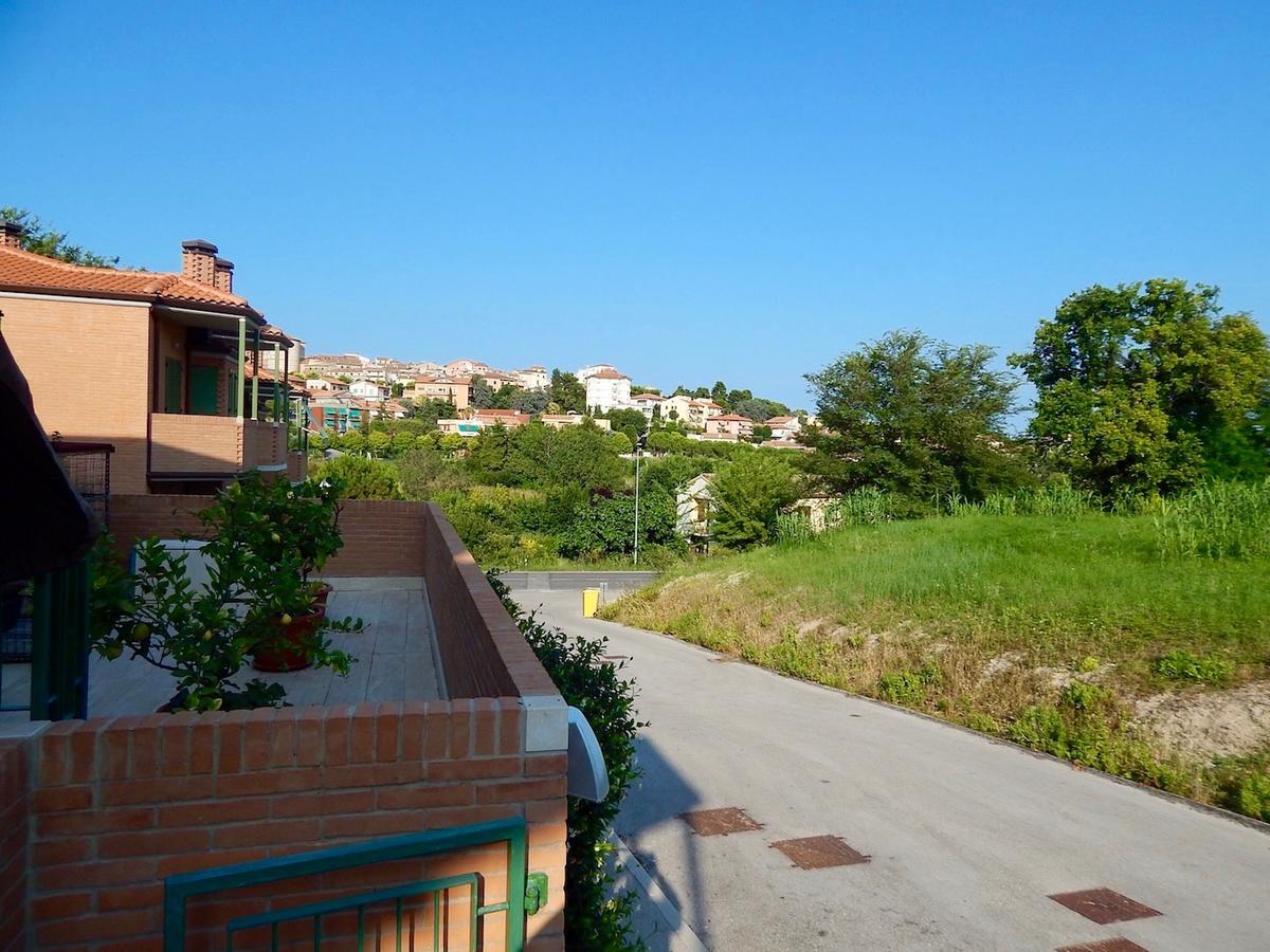 S127 - Sirolo, Nuovissimo Monolocale Con Terrazzo Apartment Exterior photo